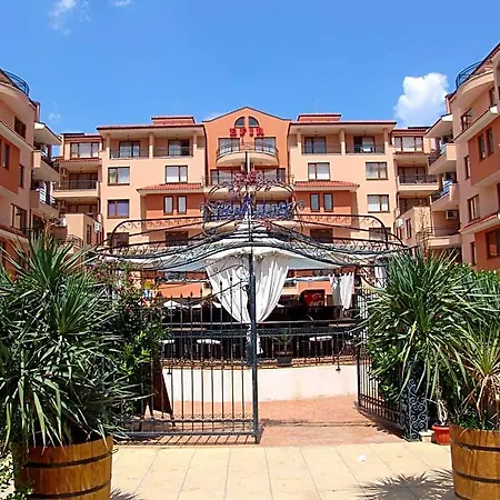Efir Aparthotel *