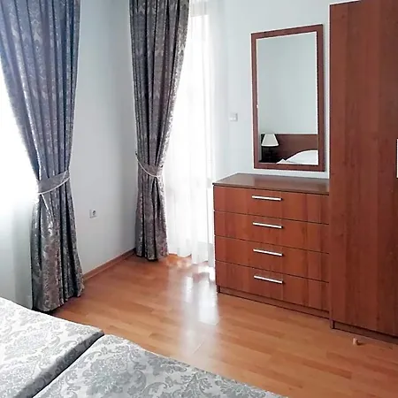 Efir Aparthotel